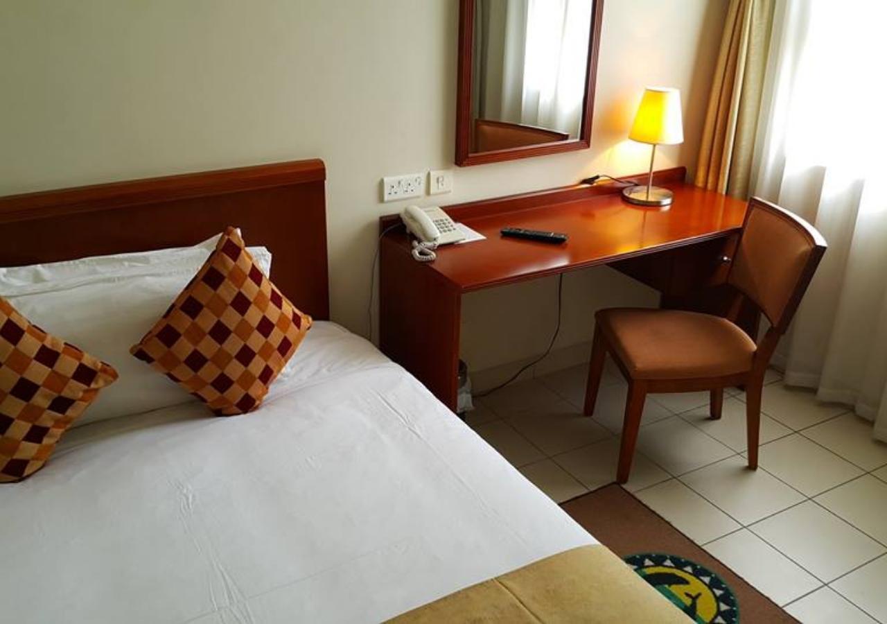 Tinapa Lakeside Hotel Calabar Exteriör bild